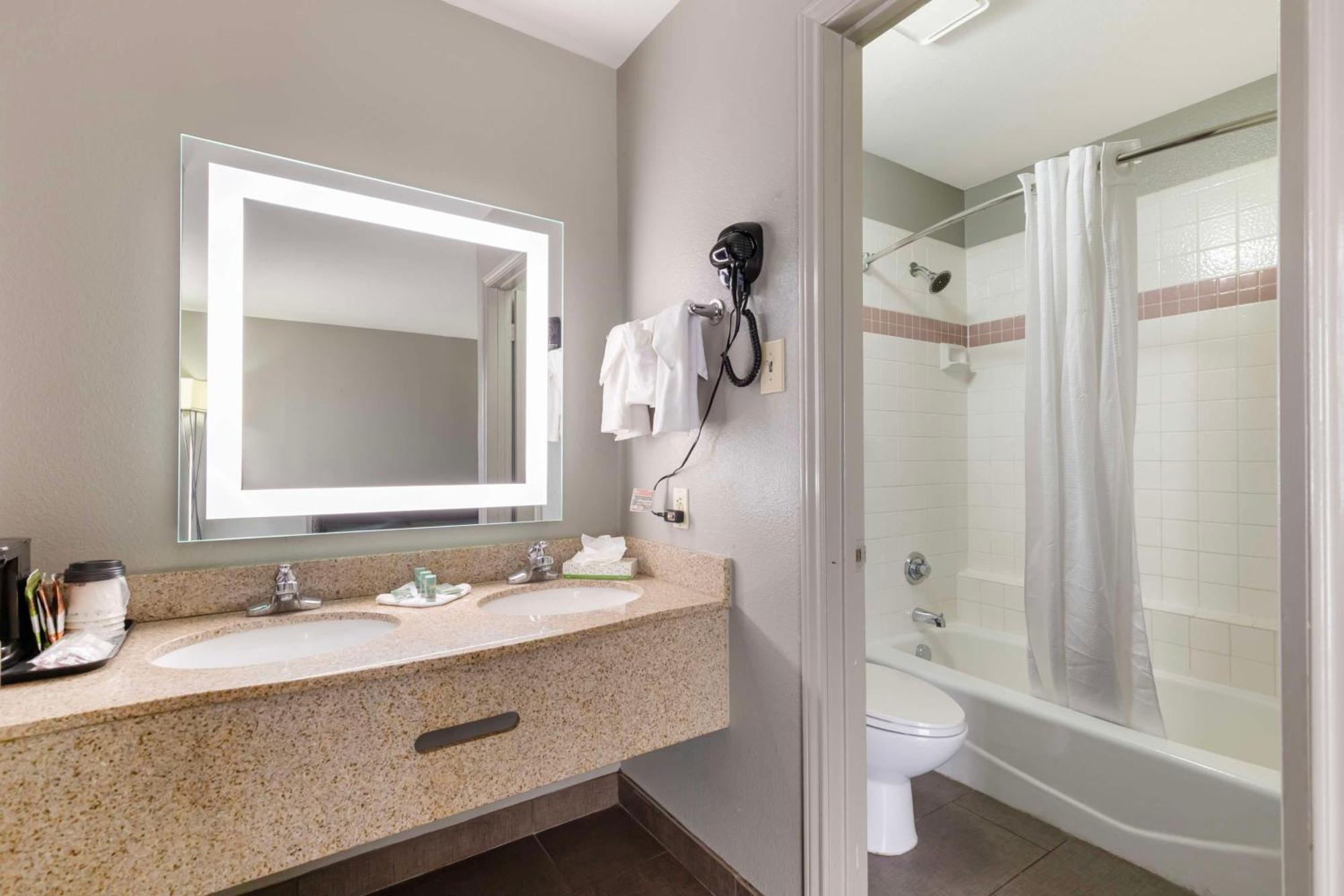 Best Western Near Lackland Afb Seaworld Сан-Антонио Экстерьер фото
