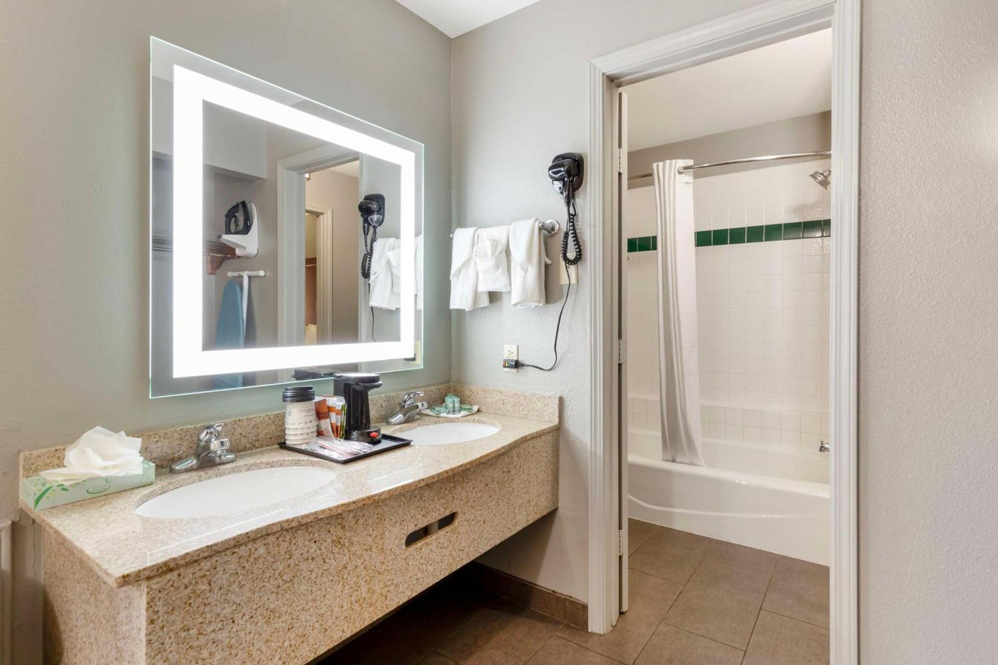 Best Western Near Lackland Afb Seaworld Сан-Антонио Экстерьер фото