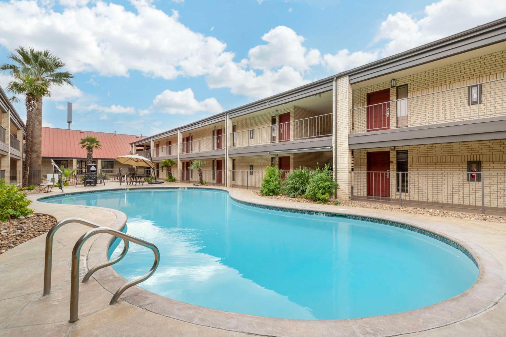 Best Western Near Lackland Afb Seaworld Сан-Антонио Экстерьер фото